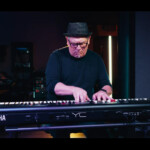 Blake Angelos Yamaha YC88 (fot. YouTube / Yamaha Synths Official)