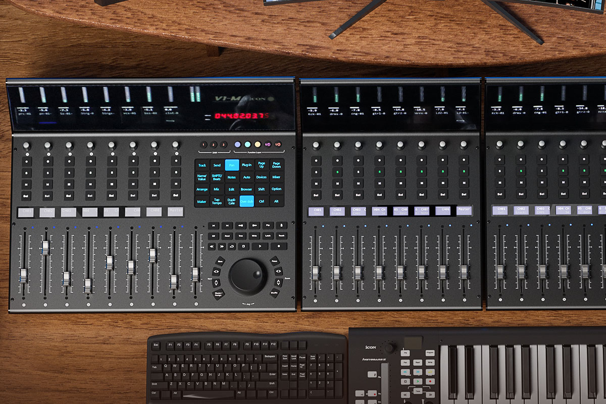 Icon V1-M i V1-X (fot. Icon)