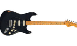 David Gilmour sprzedaje ponad 120 gitar