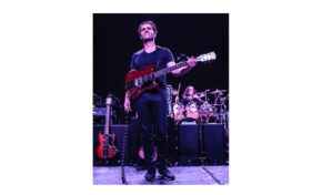 Dweezil Zappa i zestawy głośnikowe QSC