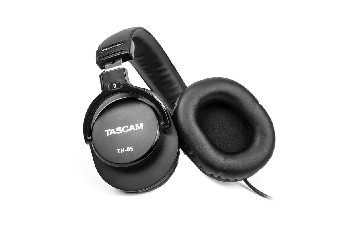 TASCAM TH-05