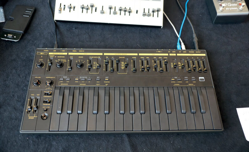 Superlative SB-1 Space Bee