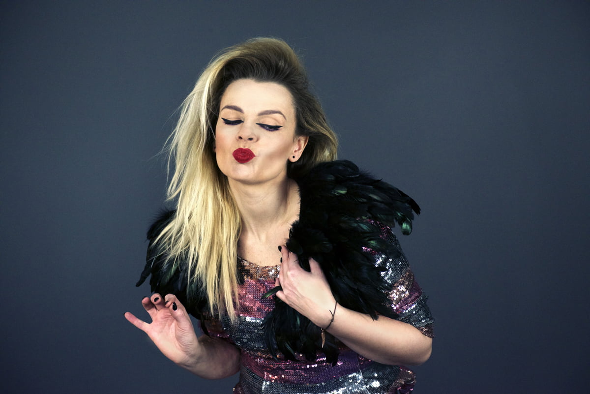 Karo Glazer Flying Circle