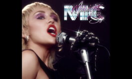 Miley Cyrus prezentuje singiel „Midnight Sky” (wideo)
