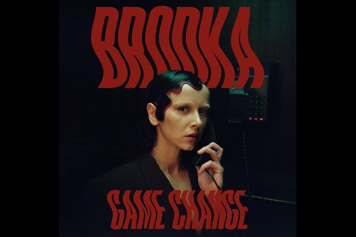 Monika Brodka „Game Change”
