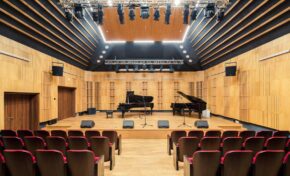 L-Acoustics w sali koncertowej szkoły muzycznej w Zambrowie