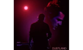 The Killers i Bruce Springsteen w utworze „Dustland”