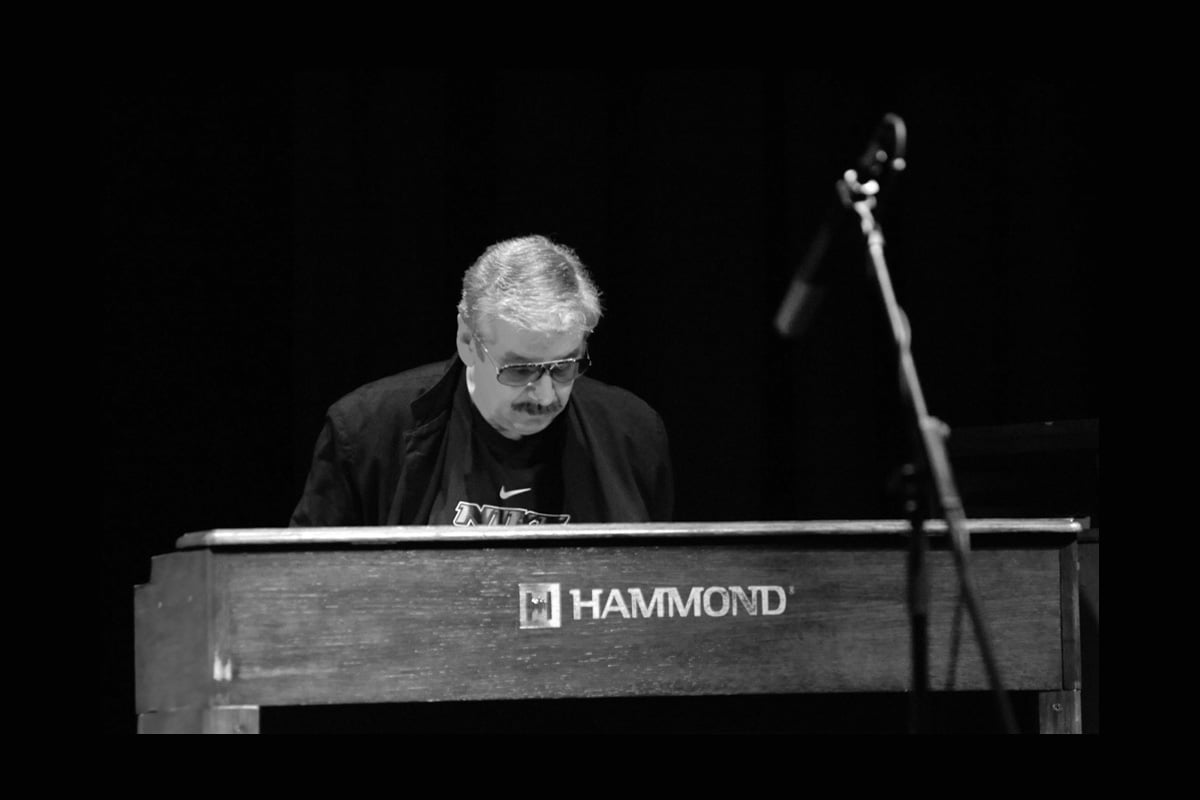 Wojciech Karolak podczas koncertu w Warszawie w 2010; fot. Kotoviski / Henryk Kotowski (CC BY-SA 3.0)