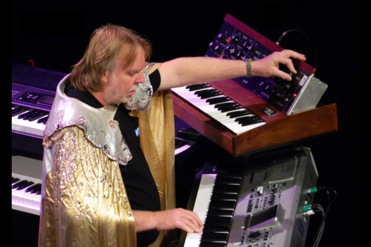 Rick Wakeman podczas koncertu w Sao Paulo w 2012 roku; fot. Aurelio Moraes / Aureliomoraes30 (CC BY-SA 3.0)