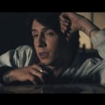 Dawid Kwiatkowski „Proste” (fot. YouTube)