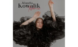 Klaudia Kowalik debiutuje piosenką „Tęsknię”