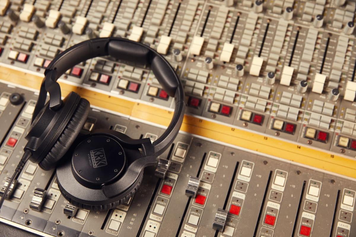 KRK KNS 8402