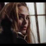 Adele „Easy On Me” (fot. YouTube / Adele)