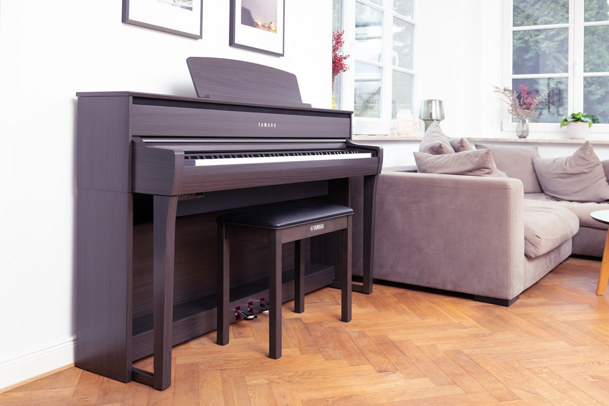 Yamaha Clavinova CLP-700