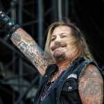 Vince Neil na festiwalu Wacken Open Air w 2018 roku; fot. Andreas Lawen / Fotandi (CC BY-SA 4.0)