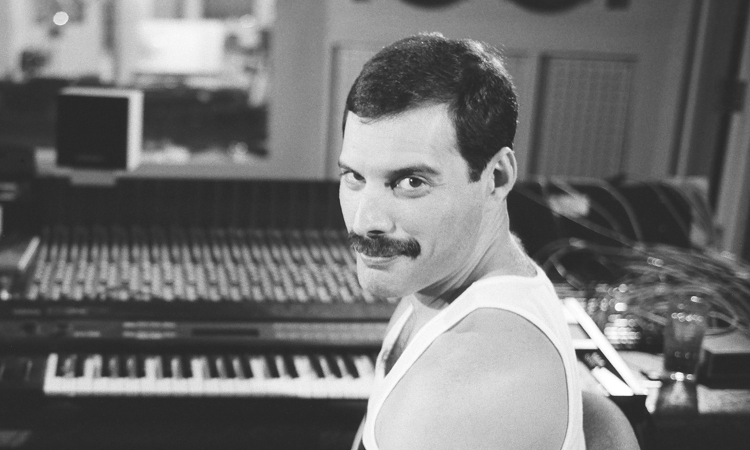 Freddie Mercury (fot. Neal Preston © Queen Productions Ltd / mat. prasowe Universal Music Polska)