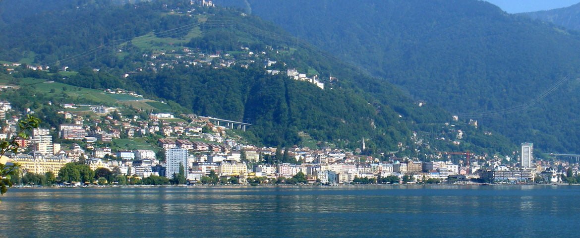 Montreux od strony Jeziora Genewskiego; fot. Vaghestelledellorsa / Paolo Steffan (CC BY-SA 3.0)
