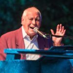 Gary Brooker podczas koncertu Procol Harum w 2018 roku; fot. Stefan Brending (CC BY-SA 3.0 DE)
