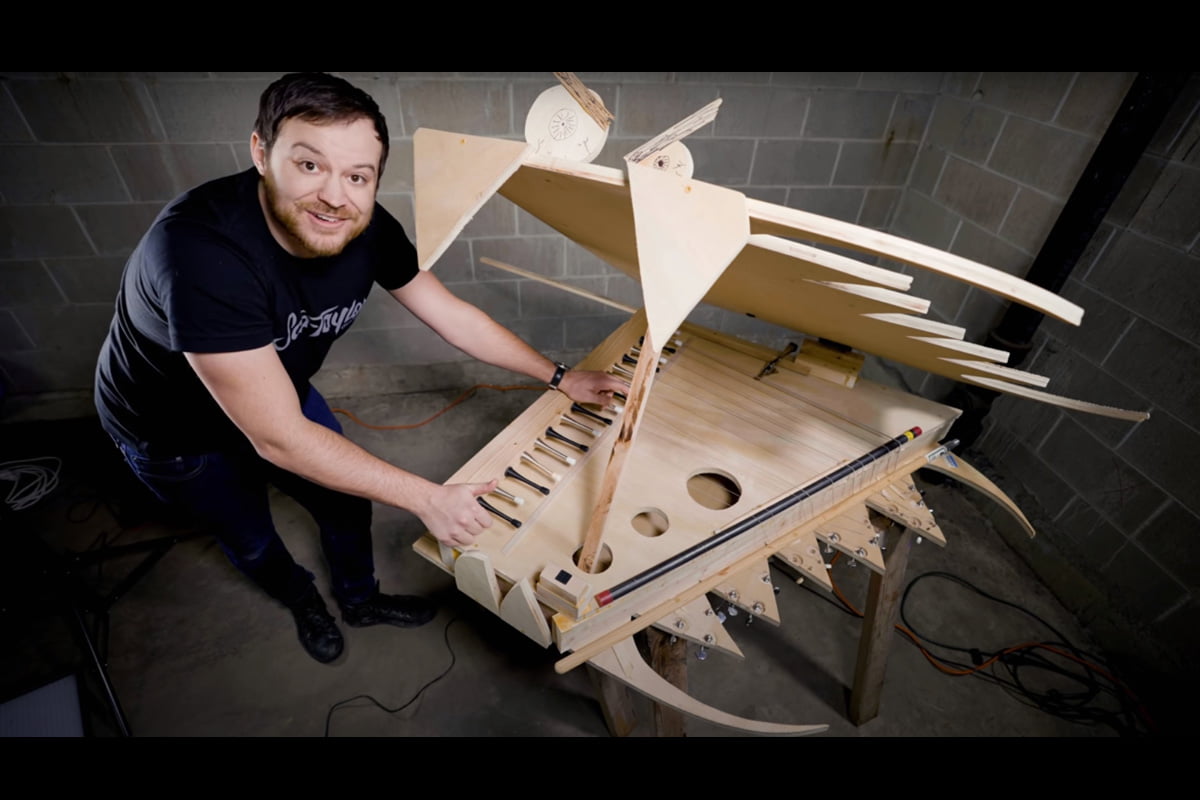 fot. YouTube / Rob Scallon