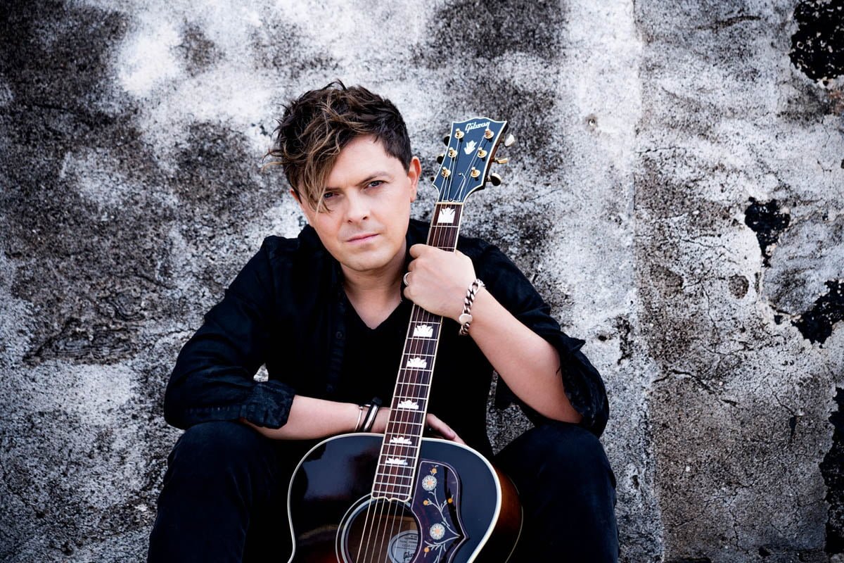 Michael Patrick Kelly (fot. Harald Hoffmann / mat. prasowe artysty)