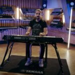 Dom Sigalas i Yamaha SY99 (fot. YouTube / Yamaha Synths Official)
