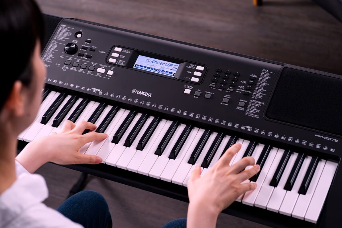 Yamaha PSR-E373 – kup keyboard i skorzystaj ze zdalnych lekcji