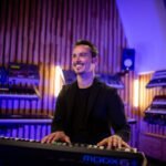 Alessandro Scaglione Yamaha MODX6+ (fot. Yamaha Music)