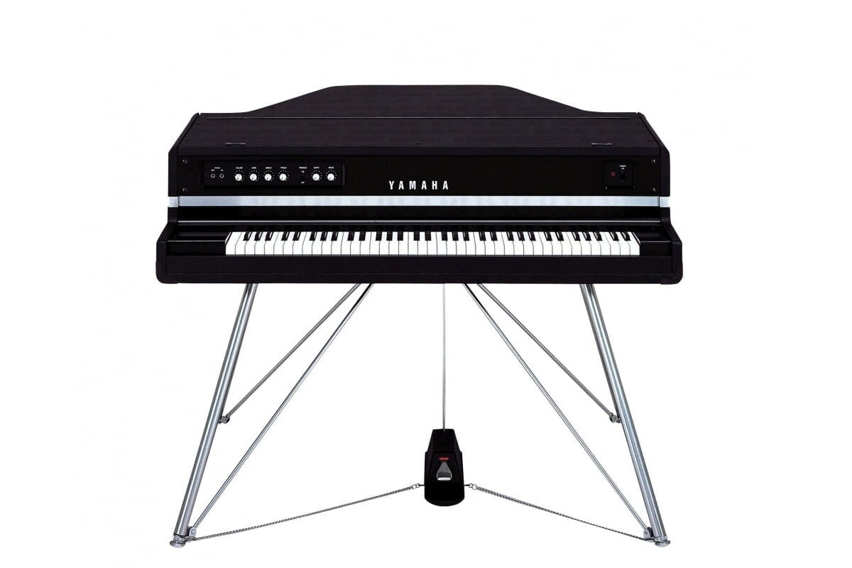 Xantoné Blacq przypomina pianino Yamaha CP70