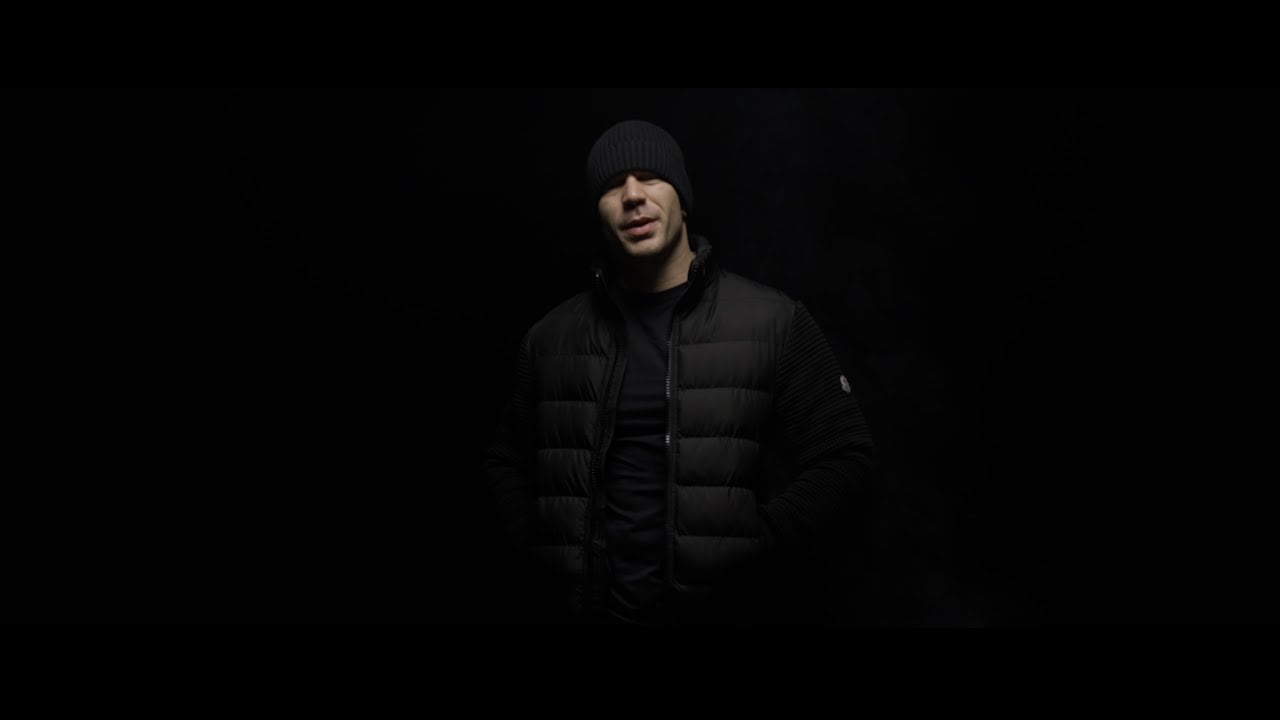 Polska Wersja "Warto mówić kocham", fot. YouTube, kadr z teledysku: https://www.youtube.com/watch?v=uU2qvMQc3is
