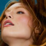 Freya Ridings „Weekends” (fot. Josh Shiner / mat. prasowe Universal Music Polska)