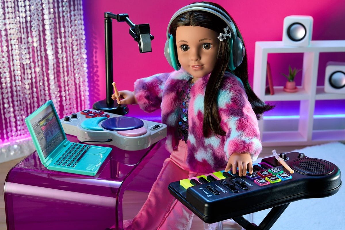 American Girl Kavi's Songwriting Accessories (fot. American Girl)