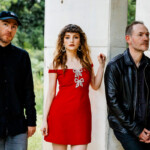 CHVRCHES „Over” (fot. Jess Gleeson / mat. prasowe Universal Music Polska)
