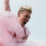 P!nk „TRUSTFALL” (mat. prasowe Sony Music Entertainment Poland)