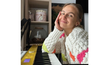 Magda Bereda wybrała pianino Casio PX-S7000