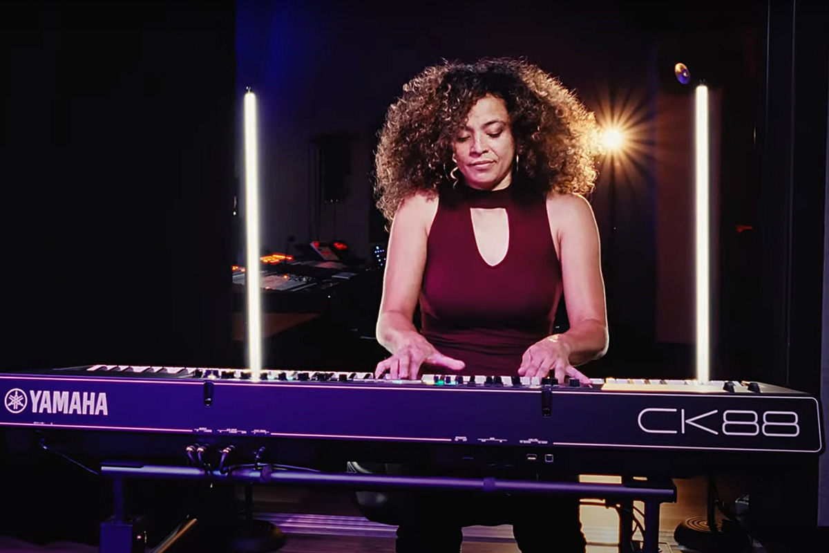 Yamaha CK88 Kandace Springs (fot. YouTube / Yamaha Synths Official)