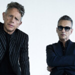 Depeche Mode (fot. Anton Corbijn / mat. prasowe Sony Music Entertainment Poland) „Wagging Tongue”