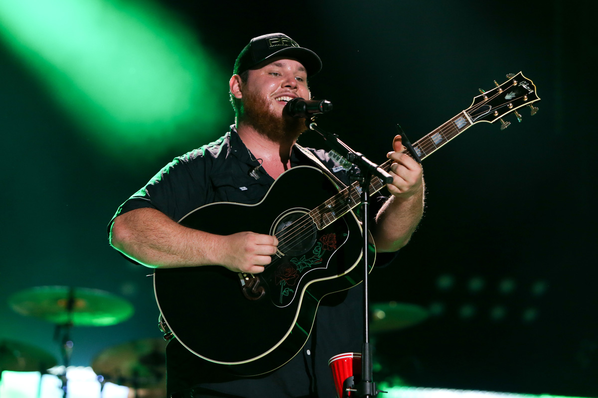 Fast car luke combs. Luke combs. music man luke 2 usa чёрная.