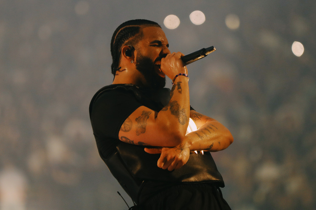 Drake (mat. prasowe Universal Music Polska) „Slime You Out”