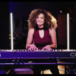 Kandace Springs Yamaha CK88 (fot. YouTube / Yamaha Synths Official)
