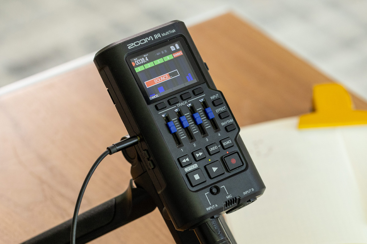 ZOOM R4 MultiTrak (fot. ZOOM Corporation)