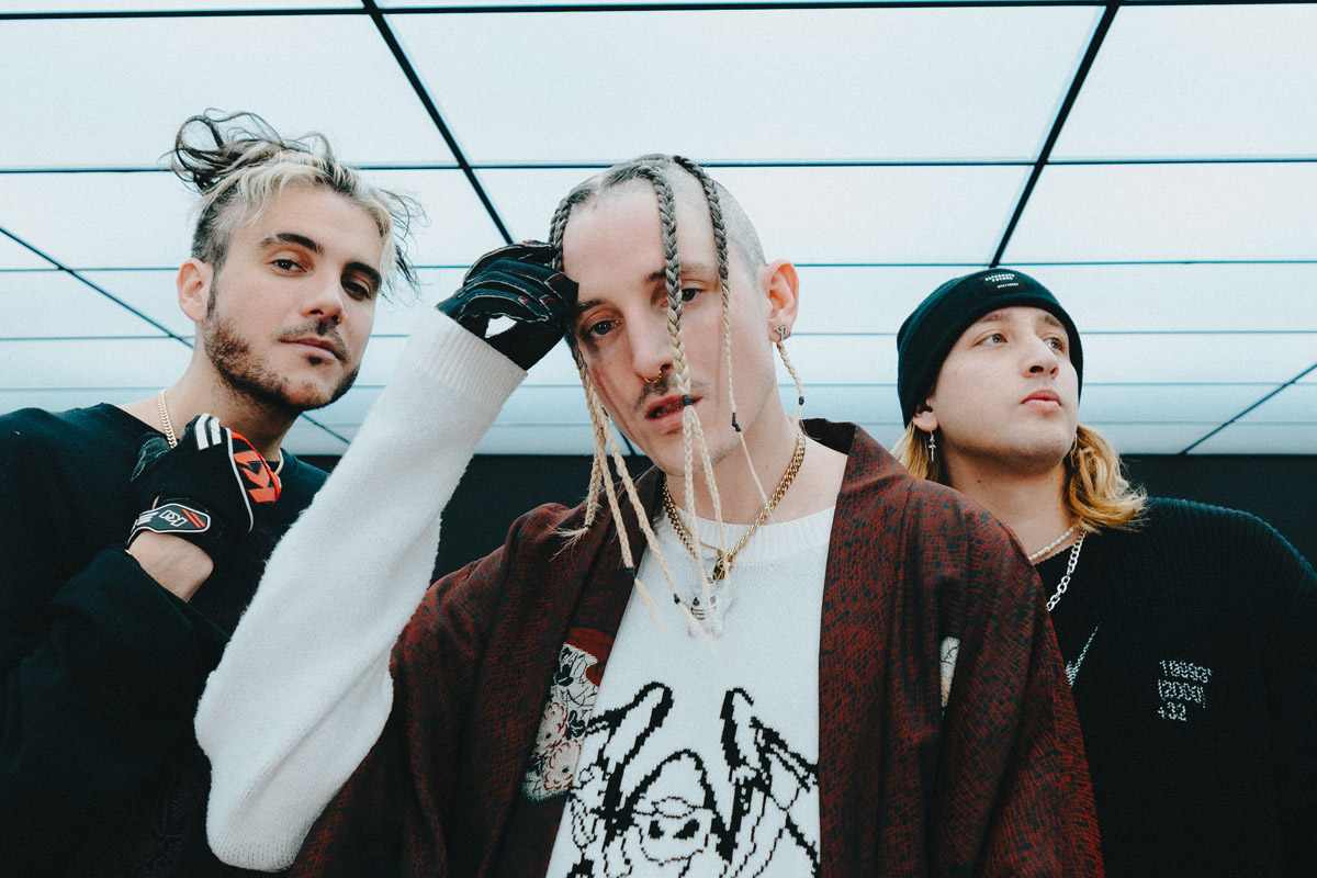 Chase Atlantic „MAMACITA” (fot. Jordan Kelsey Knight / mat. prasowe Universal Music Polska)