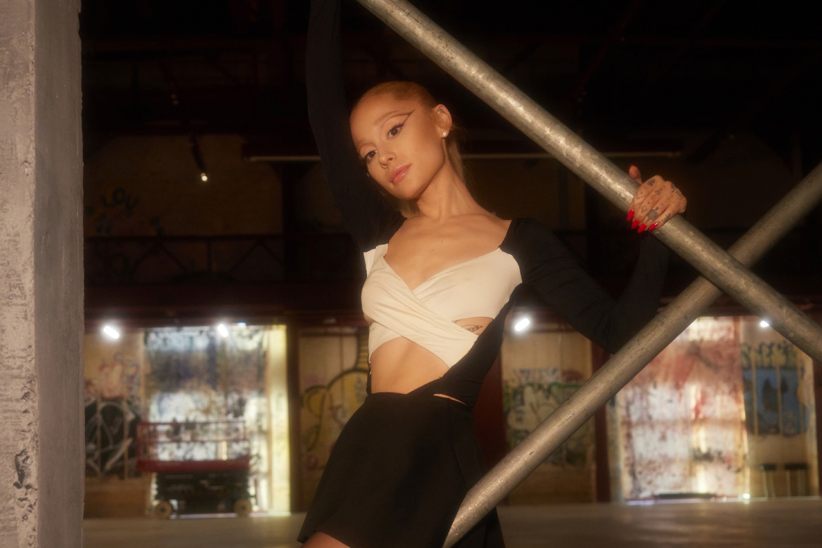 Ariana Grande „Yes, And?” (mat. prasowe Universal Music Polska)