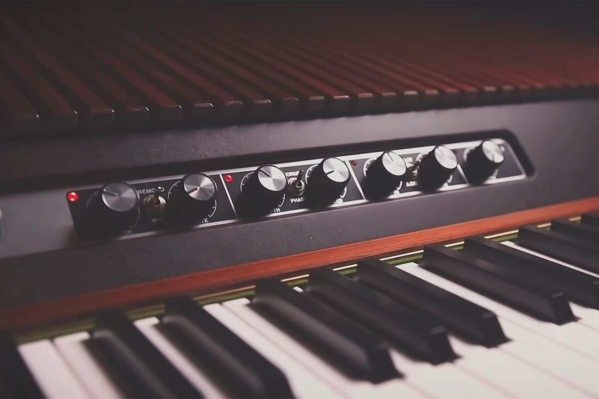 Christopher Elsasser Rhodes (fot. YouTube / MUNSTRE : Studio furniture)