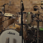 Sennheiser Neumann perkusja (fot. YouTube / The Pulse)