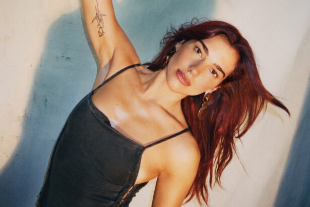 Dua Lipa „Training Season” (fot. Tyrone Lebon / mat. prasowe Warner Records)