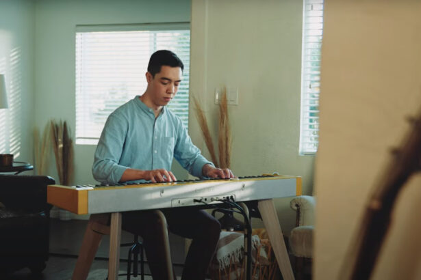 Grant Heineman & Casio PX-S7000HM (fot. YouTube / CASIO Music Global)