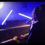 Imelda Gabs & Casio AP-750 (fot. YouTube / CASIO Music Europe)