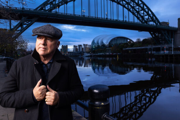 Mark Knopfler „One Deep River” (fot. Murdo MacLeod / mat. prasowe Universal Music Polska)