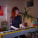 June Cocó & Casio PX-S7000 (fot. YouTube / Casio Music Europe)