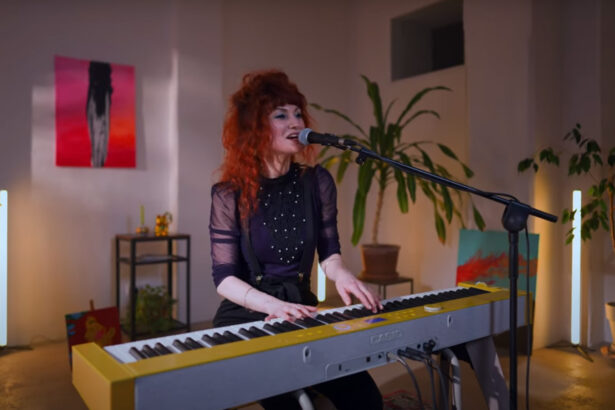 June Cocó & Casio PX-S7000 (fot. YouTube / Casio Music Europe)